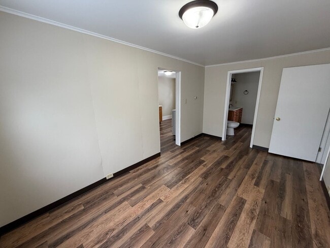 Photo - Vine, 732-734 Unit Vine, 734