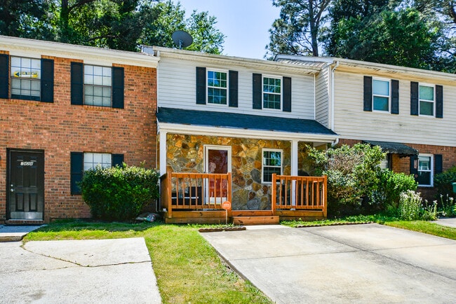 Photo - 1422 Springleaf Cir SE