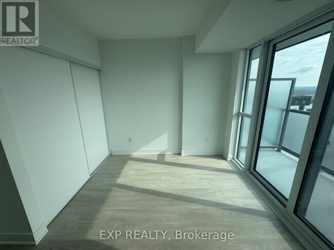 Photo - 2545 Simcoe St N Unit 2403
