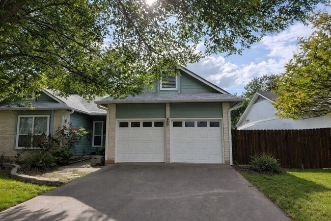 Building Photo - 605 Pomegranate Pass