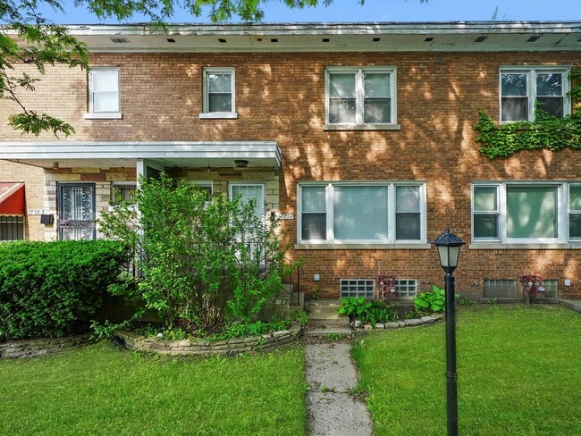 Photo - 7754 S Yates Blvd