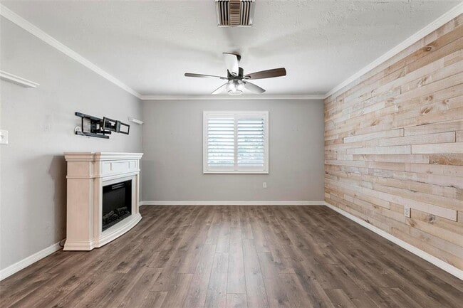 Photo - 3372 Tyne Ln