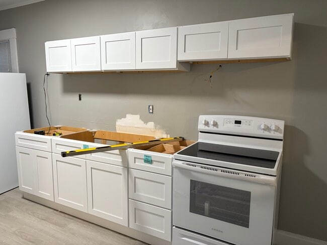 Building Photo - 39 S Main St Unit 2 - B