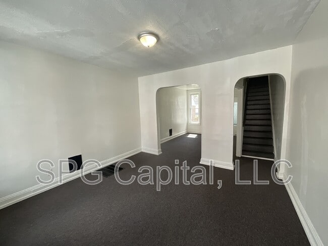 Photo - 330 Smyser St