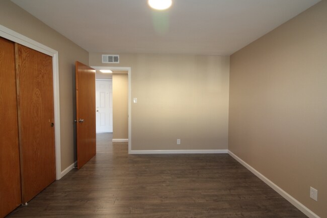 Photo - 77 N Ellsworth Ave Apartamento Unidad 1