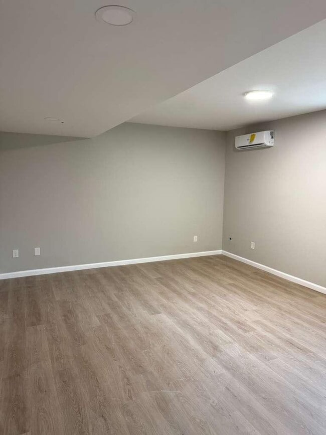 Photo - 214 Church St