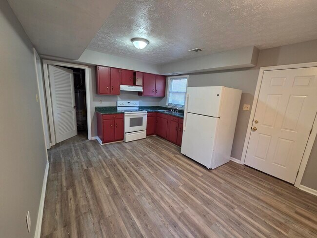 Photo - 3411 Sutherland Dr