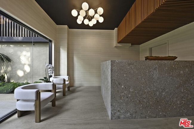 Photo - 350 N Palm Dr Unidad 406