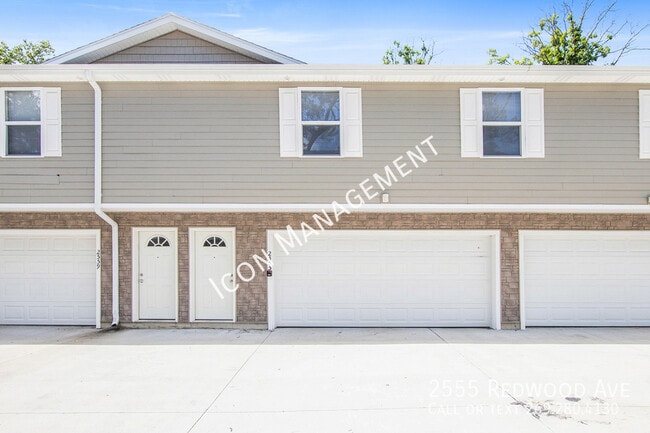Building Photo - 2555 Redwood Ave