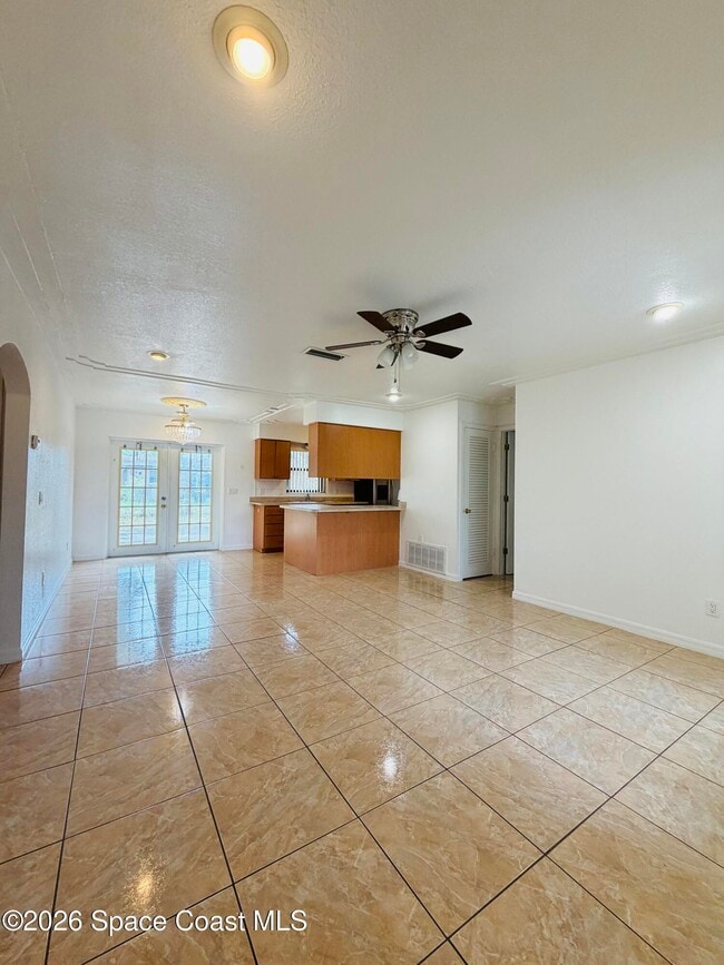 Photo - 981 Palmer St