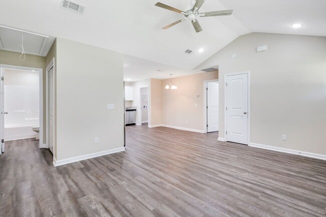 Photo - JESUP HOME FOR RENT!!