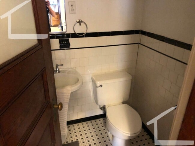 Photo - 9/1 No Fee! Sunny, charming 1BR near Kenmore, Audobon Circle!