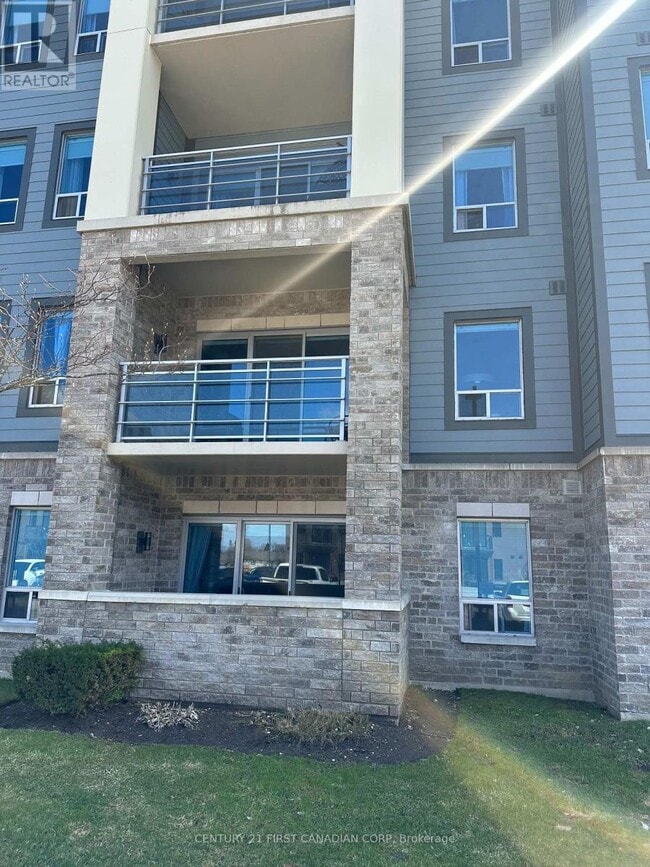 Photo - 320 Sugarcreek Trail Unité 203