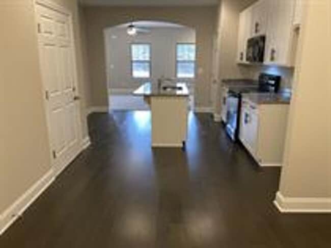 247 Claremont Ct
