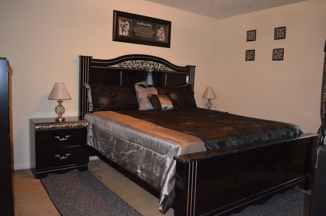 Photo - Shady Oaks Apartments