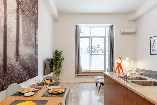 Photo - 3454 Rue Adam Unit SI FL1-ID1543108P