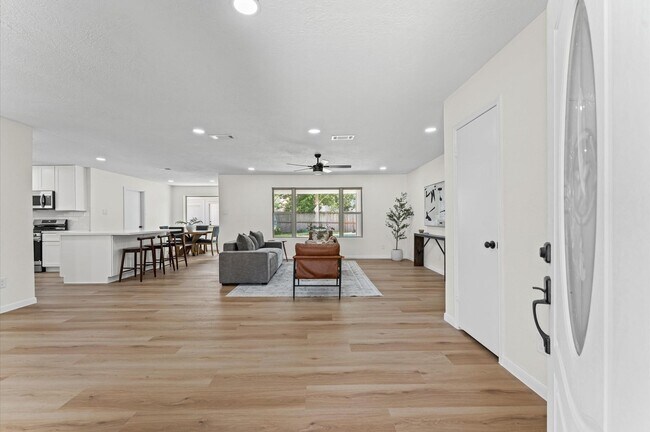 Photo - 2914 Riata Ln