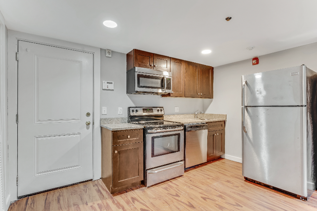 Building Photo - 1623 Willington St Rental