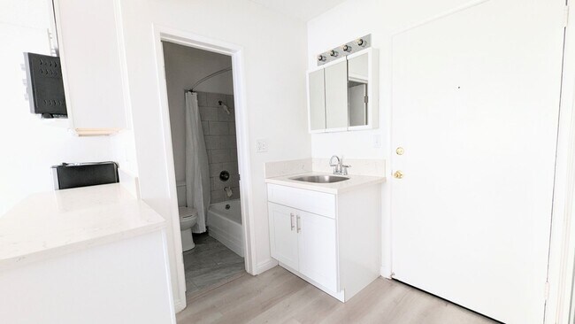 Photo - 1811 Tamarind Apartments