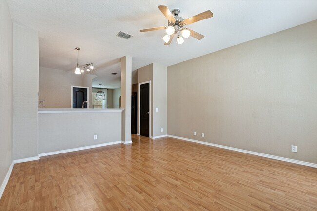 Photo - Two Bedroom Townhouse, Great Location!