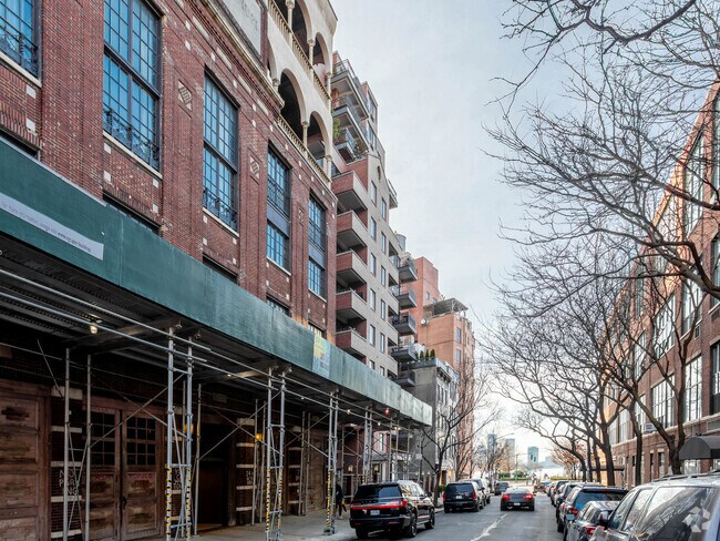 Photo - 366 W 11th St