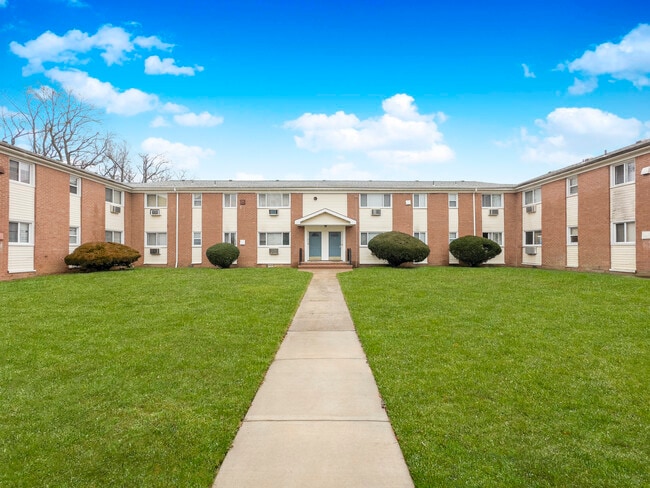 Zachary Arms Apartments