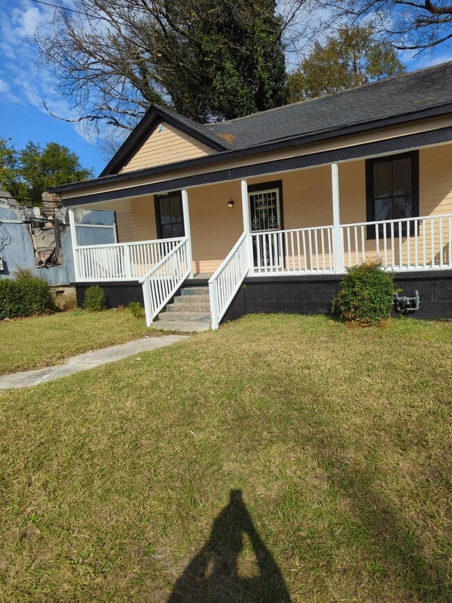 Photo - 645 Rutherford Ave