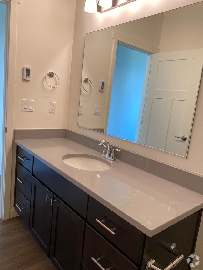 Building Photo - Gorgeous 1 Bedroom 1 Bathroom Unit  with A... Rental