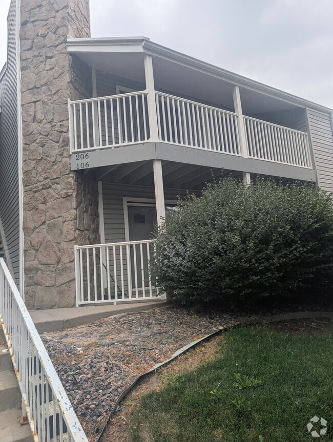 Building Photo - 921 S Walden St Unit 206 Rental