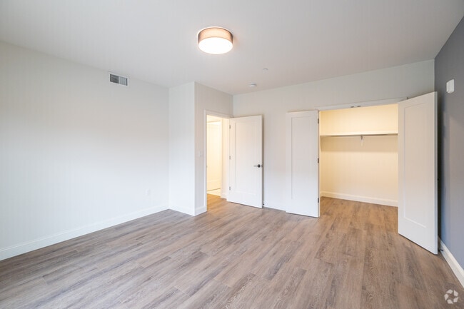 3BR, 1BA - 1,271SF - Primary Bedroom