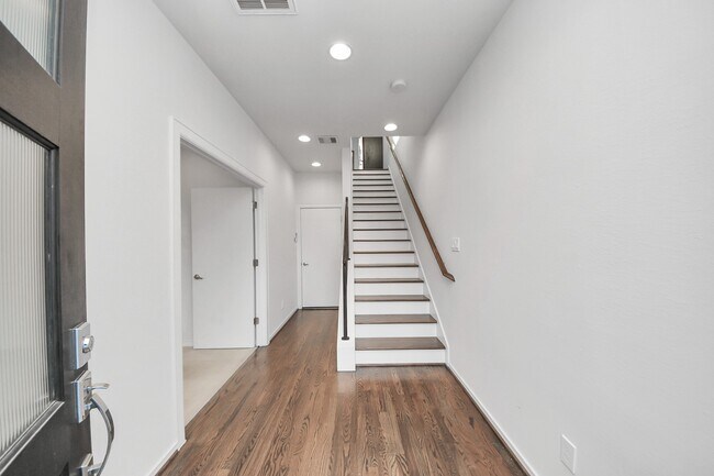 Photo - 1315 Nagle St
