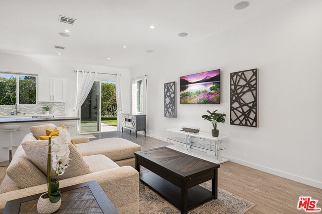 Photo - 5202 Topeka Dr