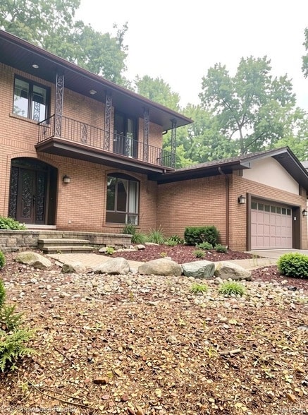5064 Far Ravine Ct
