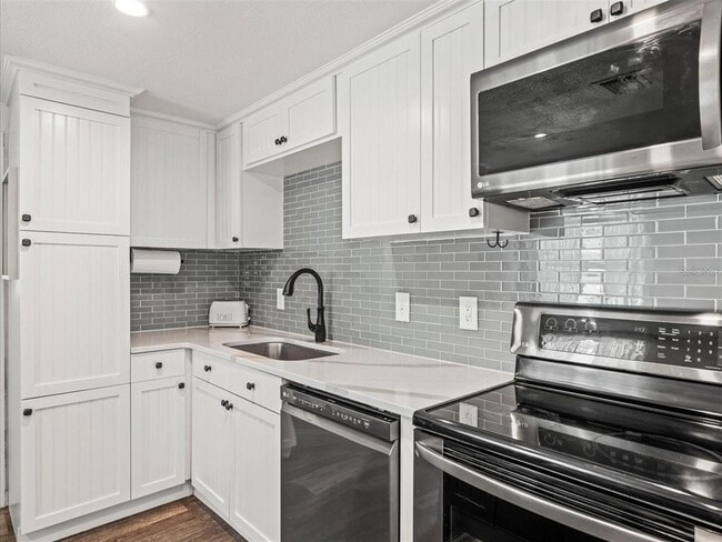 Photo - 3138 W Varn Ave