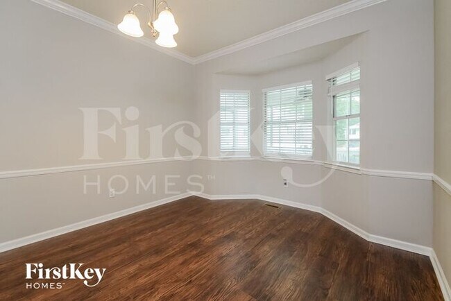 Photo - 516 Olde Towne Ln