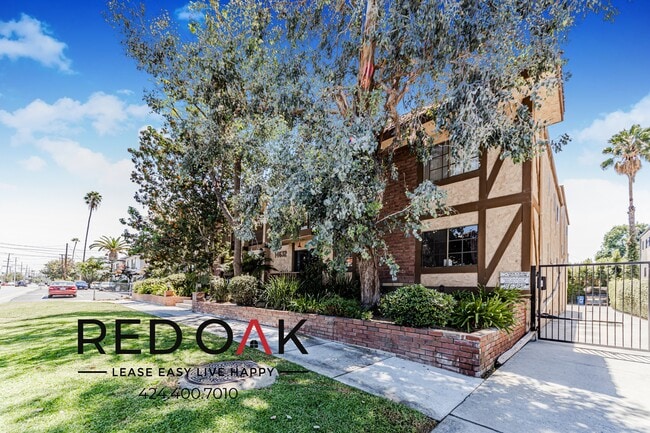 Photo - 1757 N Orange Dr Unit 101