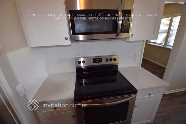 Photo - 3216 Knoll Way