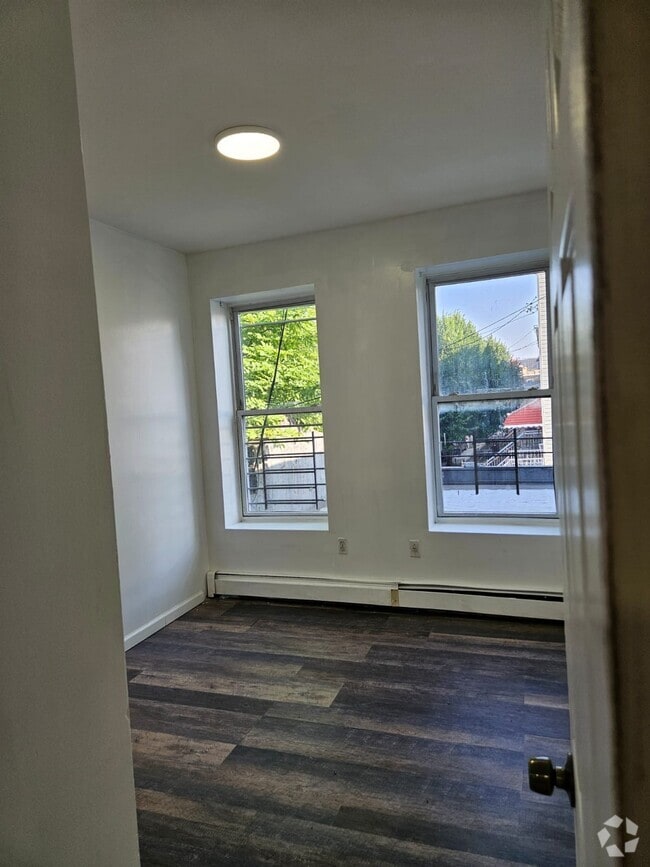 Building Photo - 997 Belmont Ave Unit 2R Rental