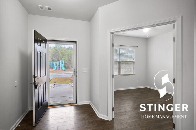 Photo - 108 Saluda Way