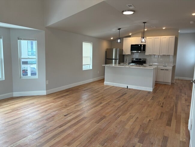 Photo - 255 Salem St Unidad 2