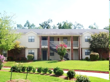 Park Lake Apartments - Park Lake