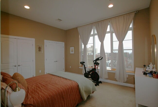 Photo - 769 Montgomery St Unidad 604