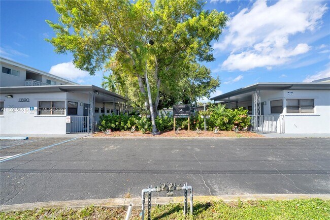 Photo - 13390 NE 6th Ave Unidad 11