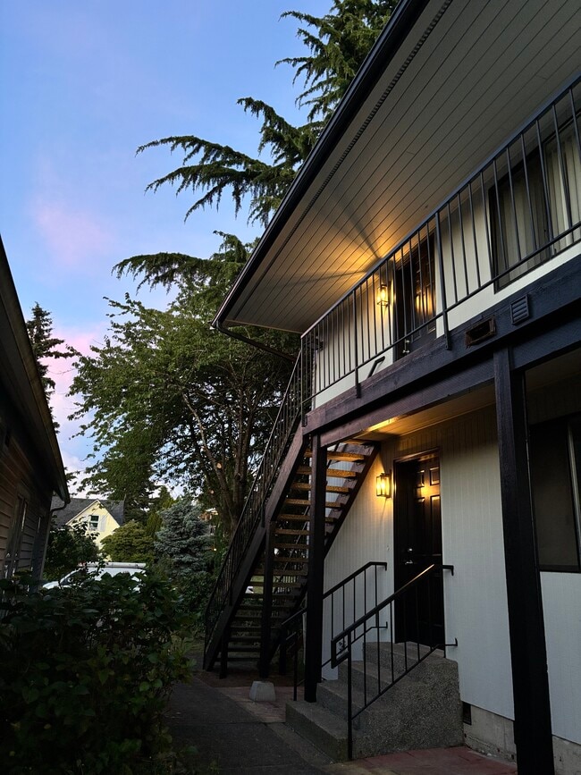 Building Photo - 3720 Wetmore Ave Unit 101