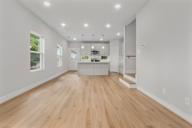 Photo - 1222 E 33rd St