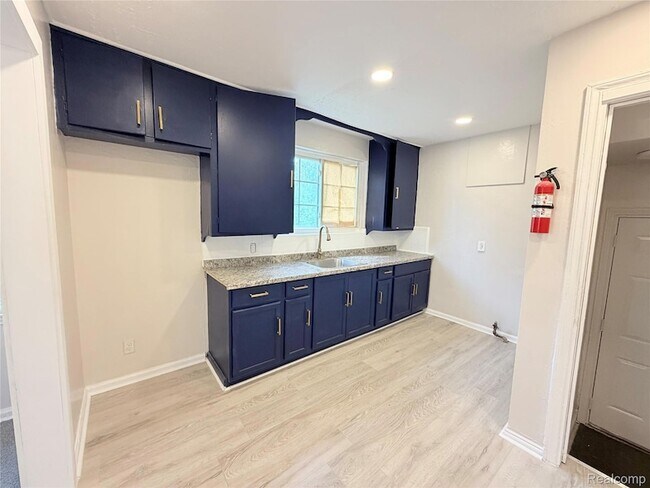 Photo - 11375 Roxbury St