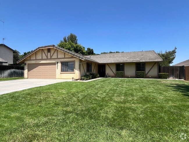 Building Photo - Spacious 3 Bedroom, 2 Bath Home with Offic...