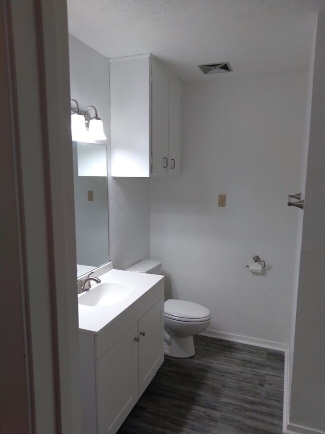 Photo - Eastgate Apartments