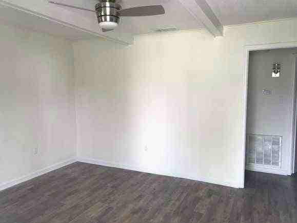 Photo - 3205 Luna St