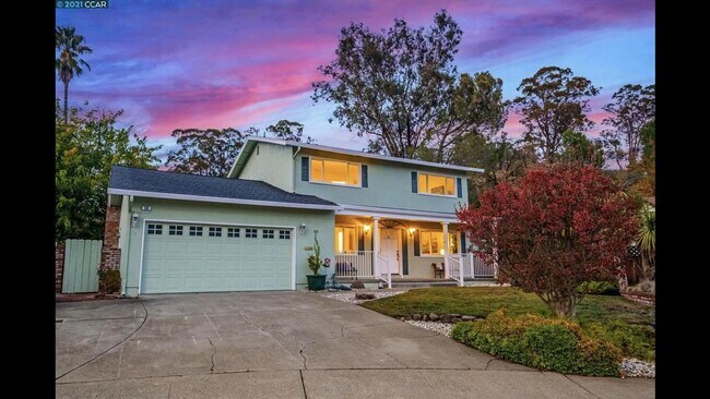 Building Photo - Stunning 4BR Pleasant Hill Home on Cul-de-Sac with Backyard Oasis — Pet-Friendly!